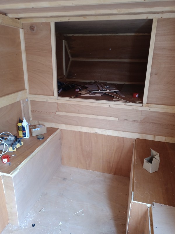 construction en contreplaqué 8mm extérieur, 5mm intérieur