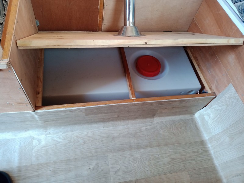 Réservoir eaux propres 70L